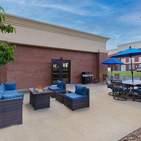 Hampton Inn & Suites Madisonville Bagian luar foto