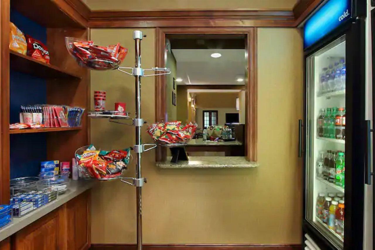 Hampton Inn & Suites Madisonville Bagian luar foto