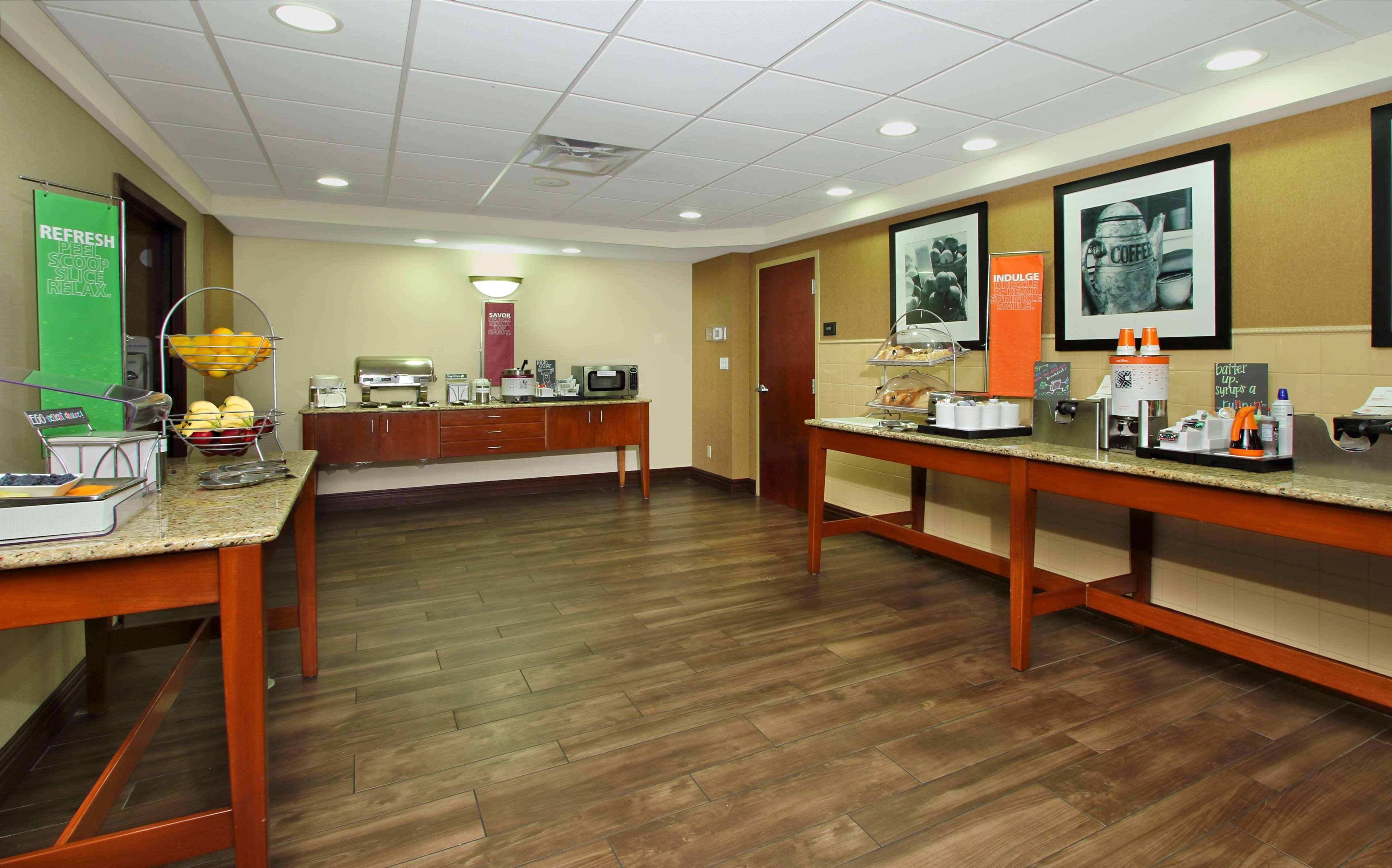 Hampton Inn & Suites Madisonville Bagian luar foto