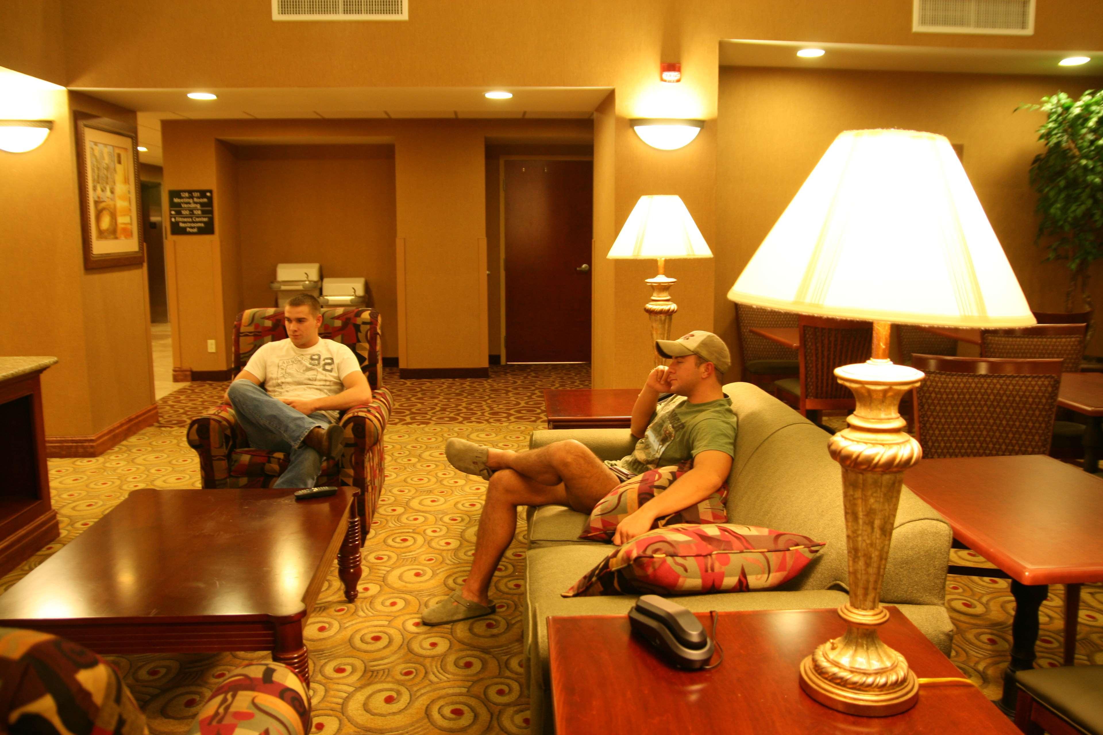 Hampton Inn & Suites Madisonville Bagian luar foto