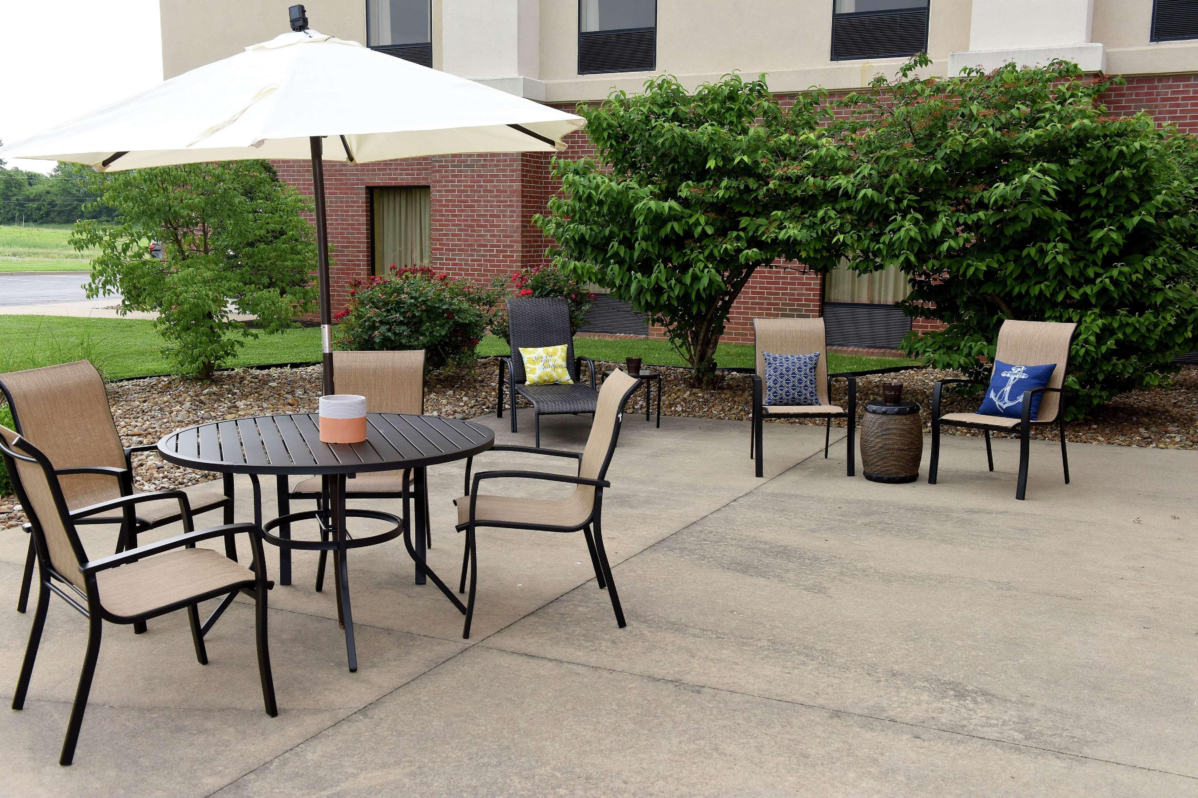 Hampton Inn & Suites Madisonville Bagian luar foto