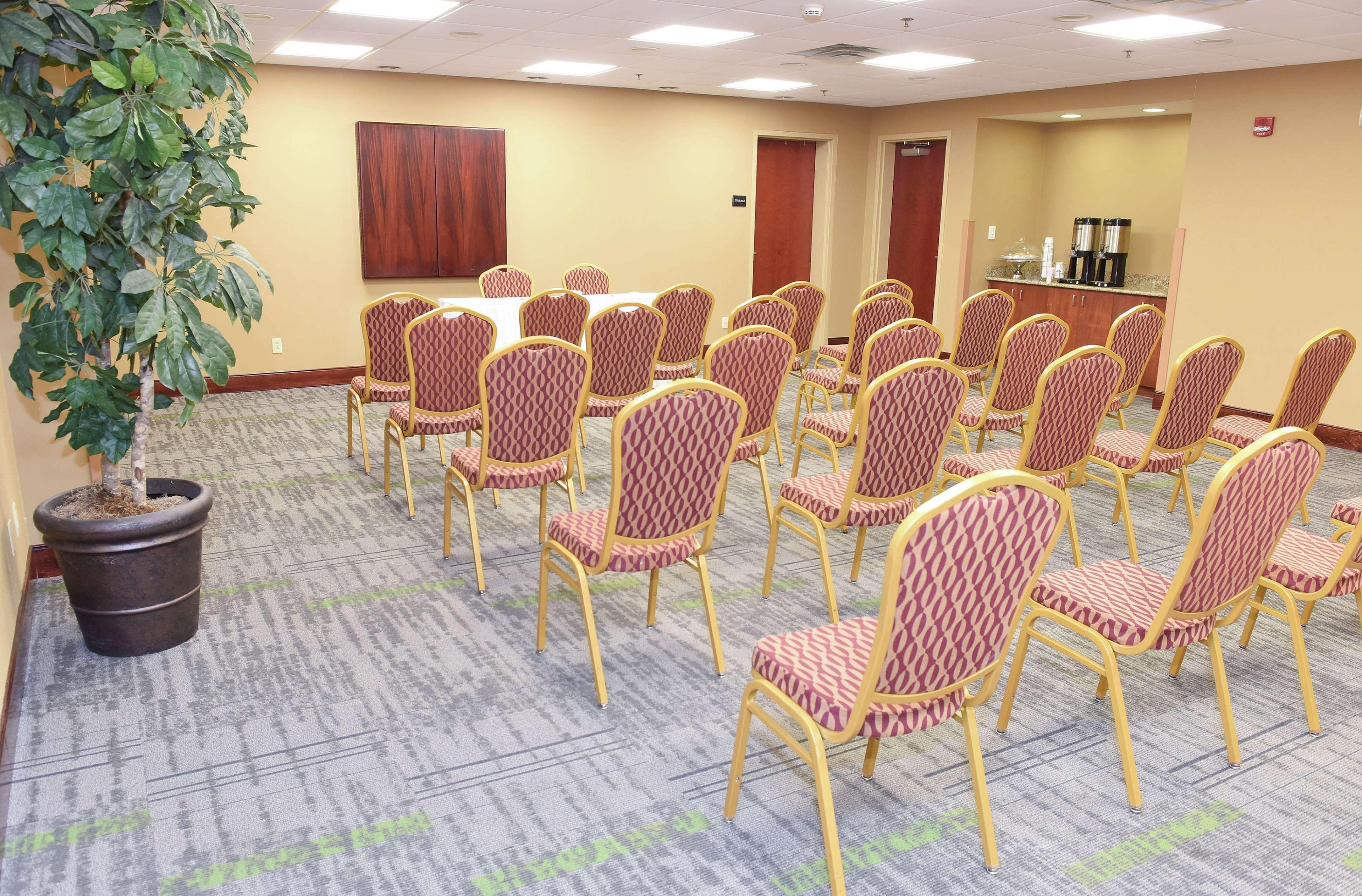 Hampton Inn & Suites Madisonville Bagian luar foto