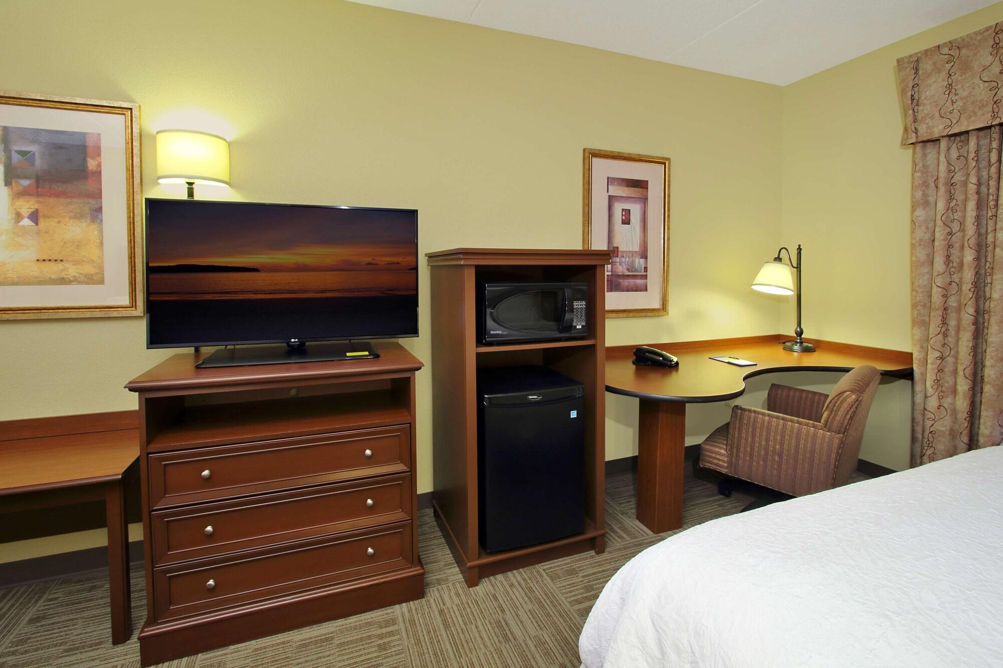 Hampton Inn & Suites Madisonville Bagian luar foto