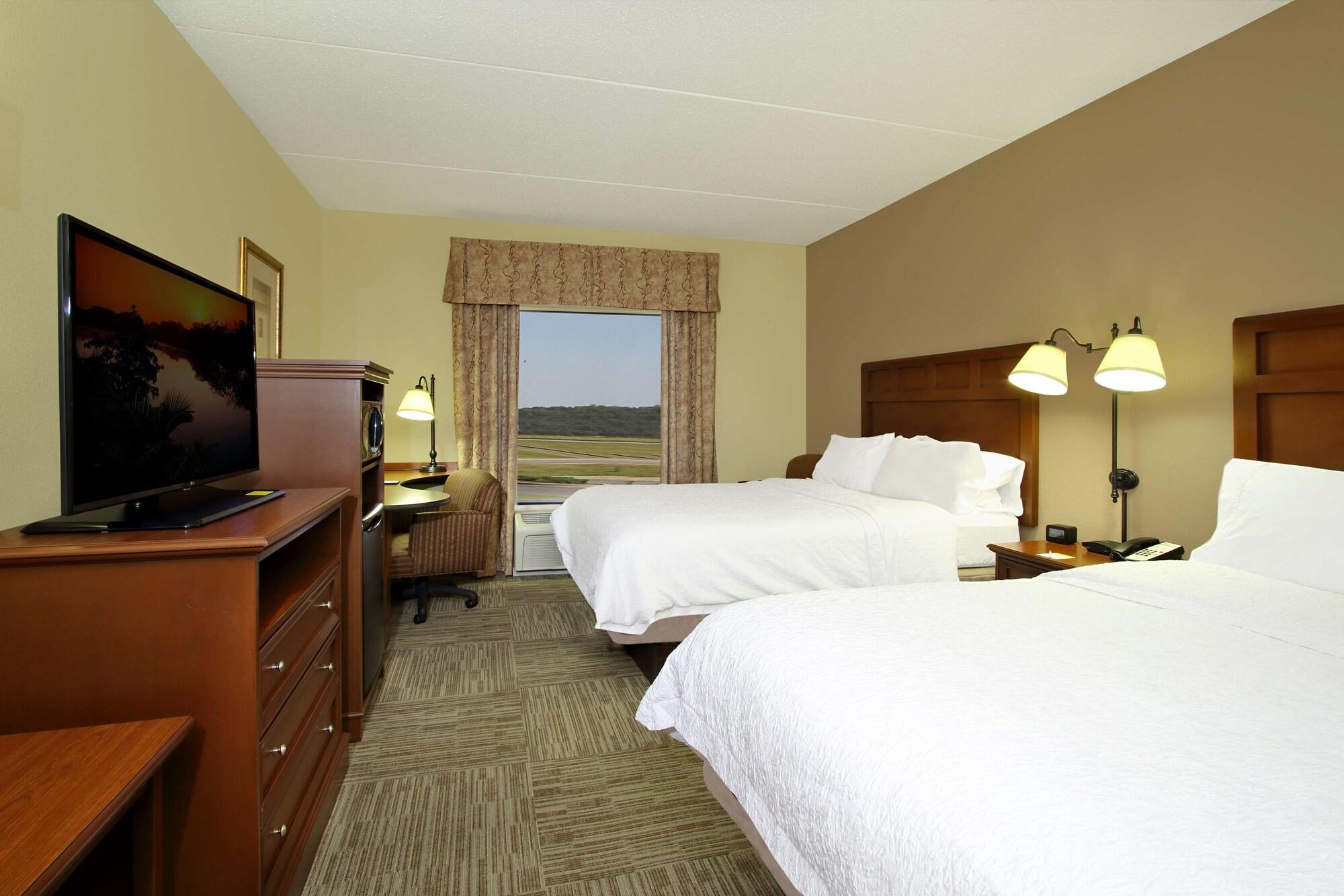 Hampton Inn & Suites Madisonville Bagian luar foto