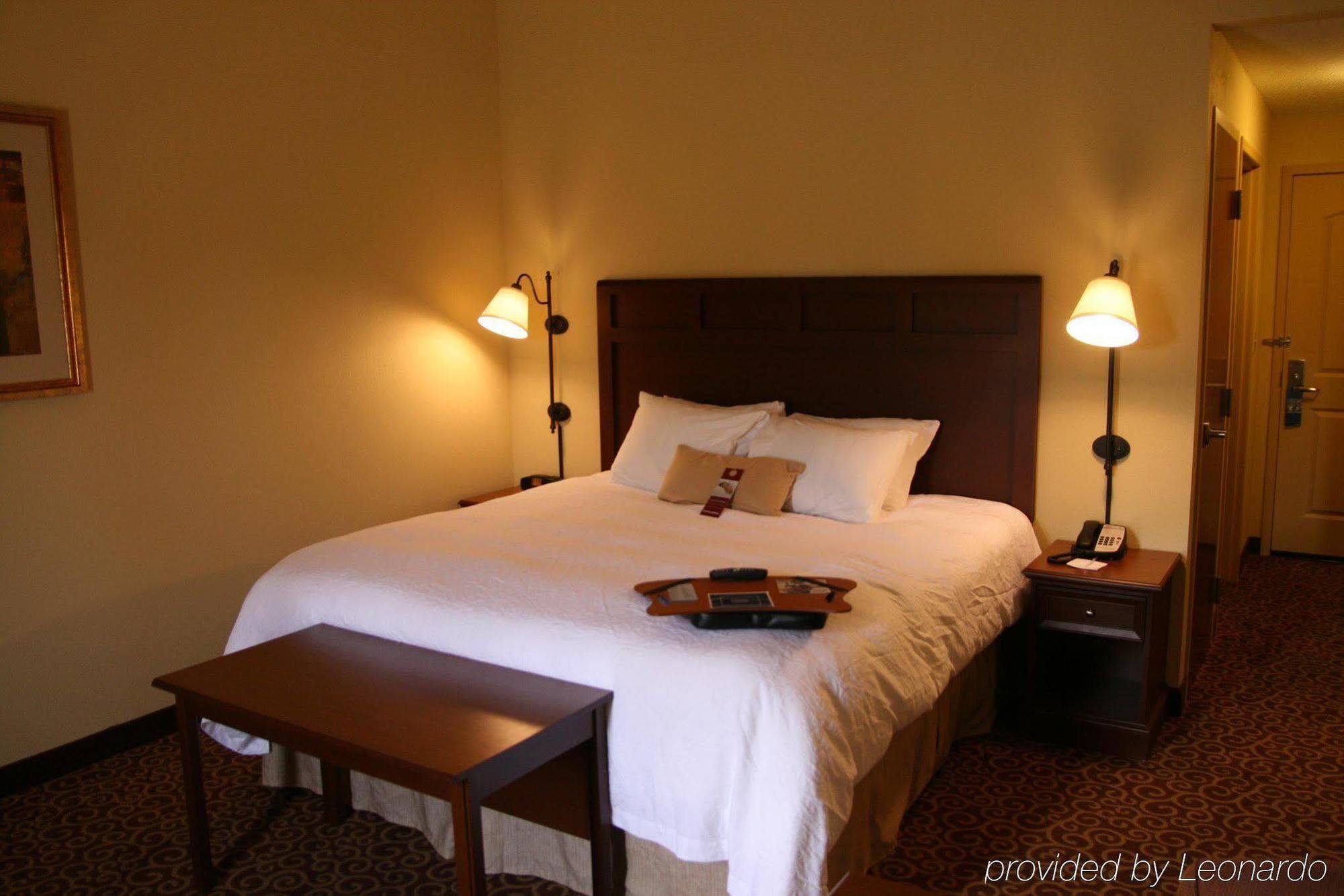Hampton Inn & Suites Madisonville Bagian luar foto