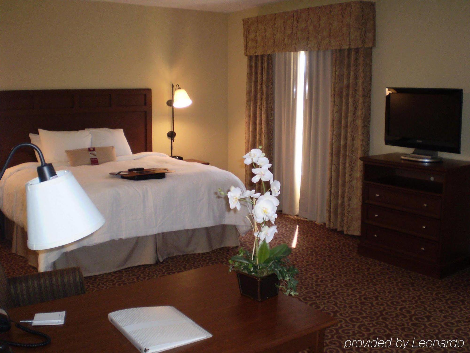 Hampton Inn & Suites Madisonville Bagian luar foto