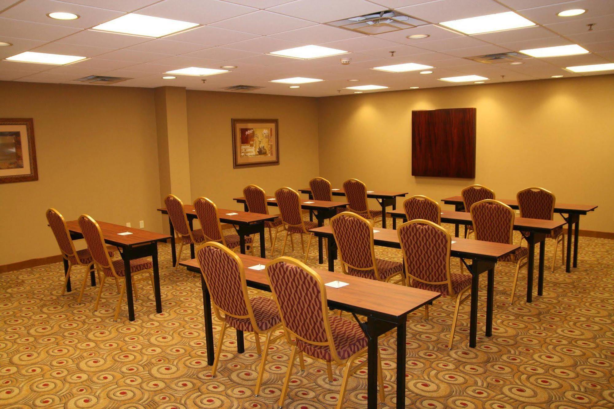 Hampton Inn & Suites Madisonville Bagian luar foto